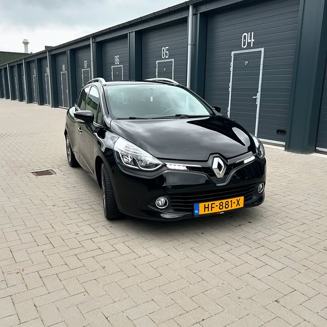 Autolak wordt gepolijst om krasjes te verwijderen bij Carcleaning de Leeuw