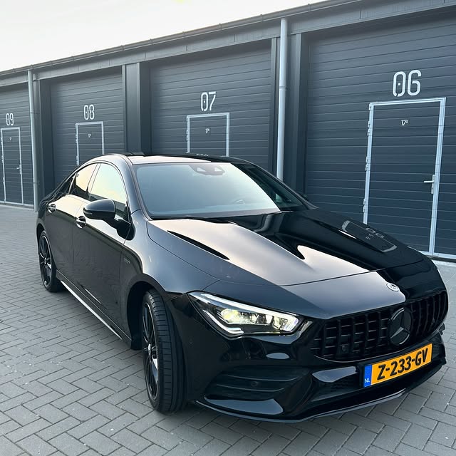 Buitenkant auto na 2-staps polijsten