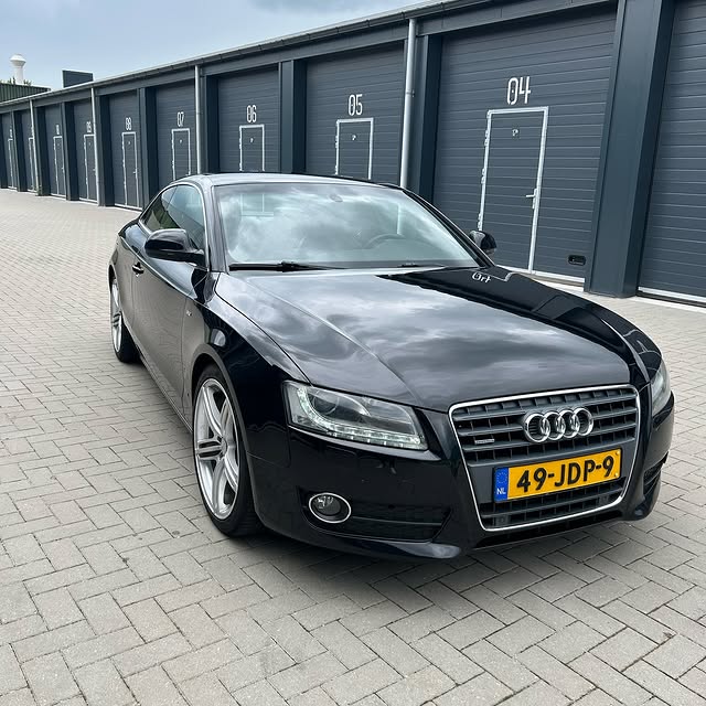 Lakpolijsten om swirl marks te verwijderen bij Carcleaning de Leeuw